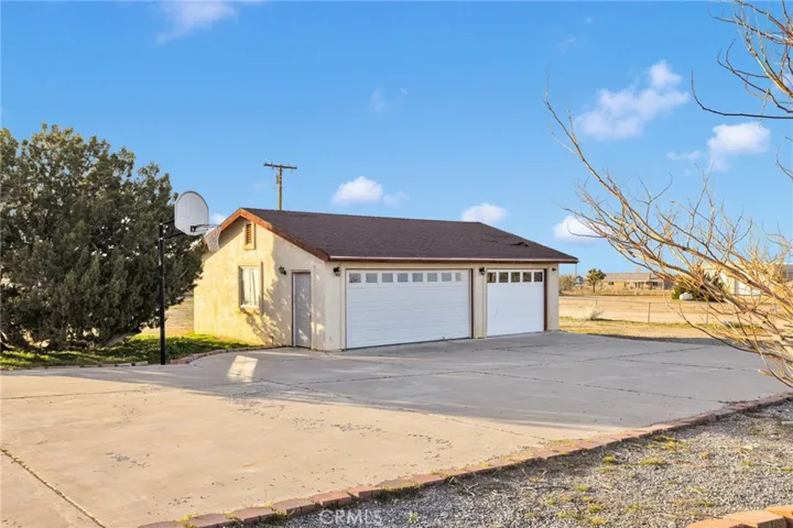 329 Lindero Road, Pinon Hills, California 92372
