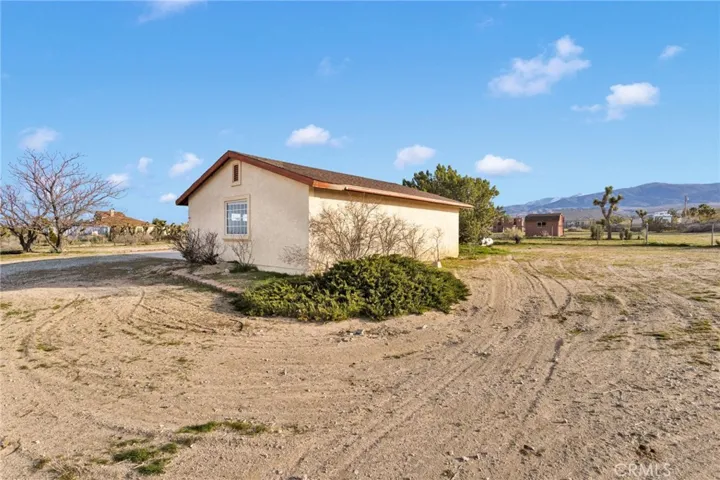 329 Lindero Road, Pinon Hills, California 92372