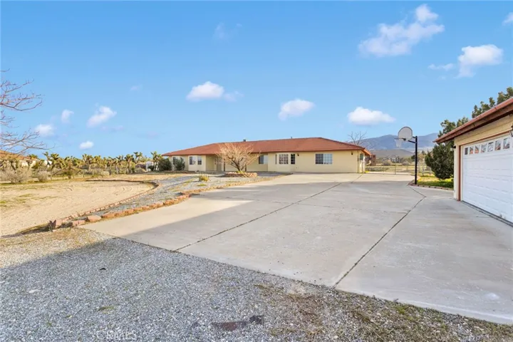 329 Lindero Road, Pinon Hills, California 92372