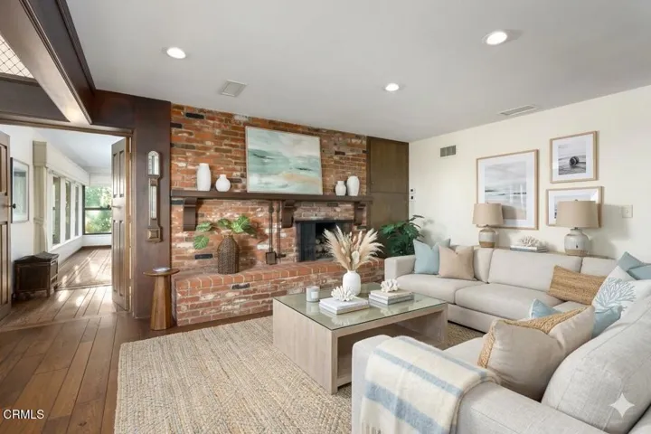 Digitally Altered FR