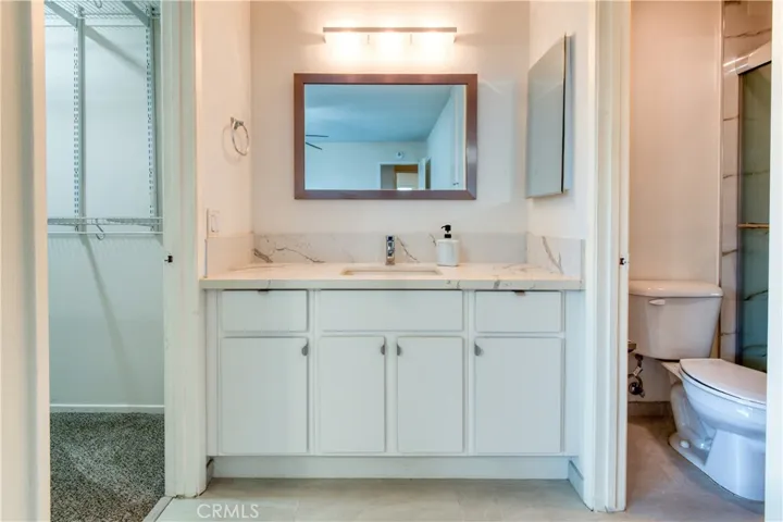 Primary bedroom vanity