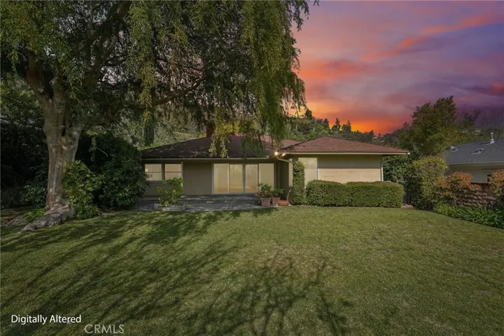 494 Paulette Place, La Canada Flintridge, California 91011