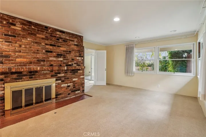 494 Paulette Place, La Canada Flintridge, California 91011