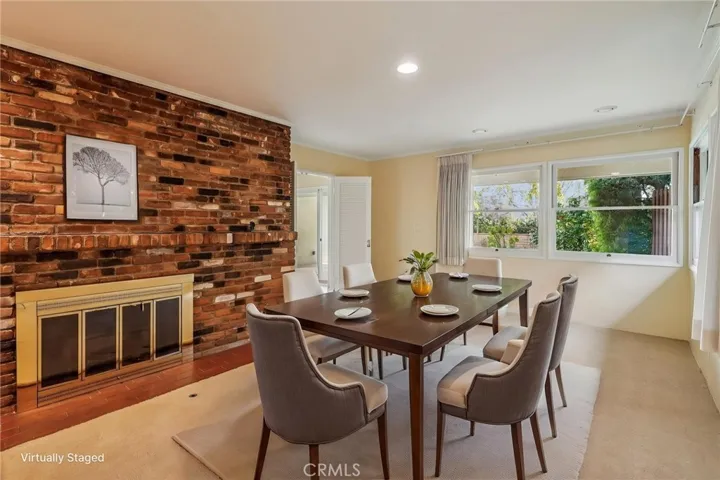 494 Paulette Place, La Canada Flintridge, California 91011