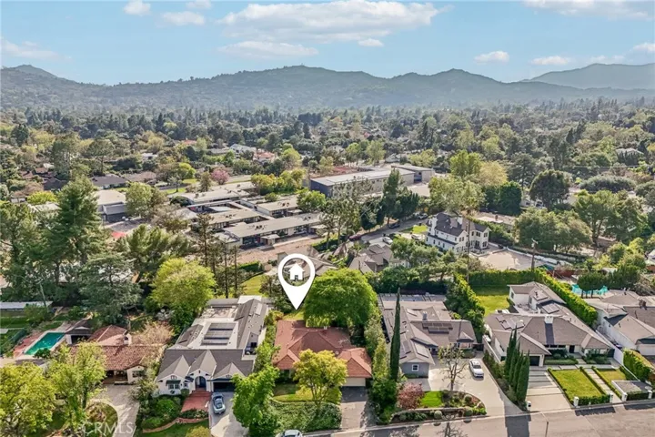 494 Paulette Place, La Canada Flintridge, California 91011