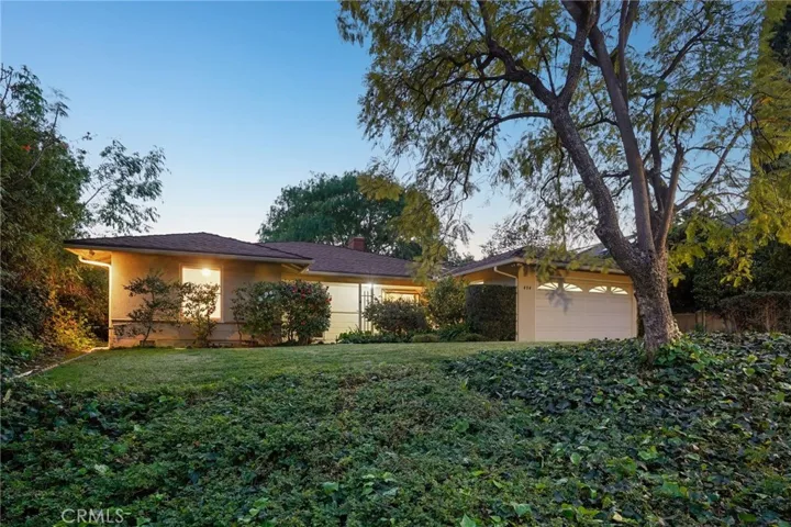 494 Paulette Place, La Canada Flintridge, California 91011