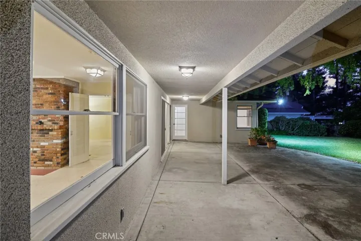 494 Paulette Place, La Canada Flintridge, California 91011