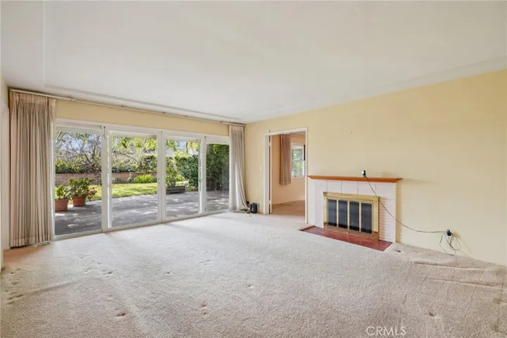 494 Paulette Place, La Canada Flintridge, California 91011