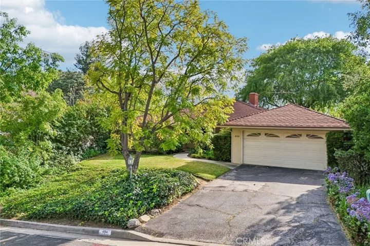 494 Paulette Place, La Canada Flintridge, California 91011