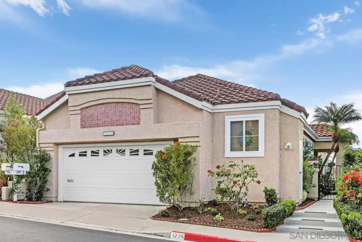 1225 Via Rafael, San Marcos, California 92078
