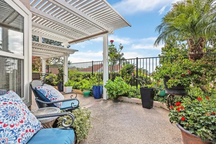 1225 Via Rafael, San Marcos, California 92078