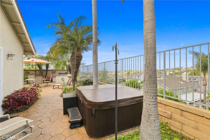 Above ground hot tub with panoramic view