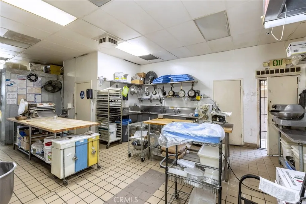 1250 W Glenoaks Boulevard, Glendale, California 91201 — photo 5