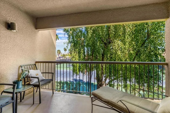 27-45720 Club Cir Dr-28