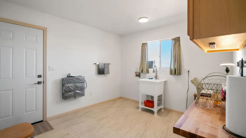 Laundry/Mud Room