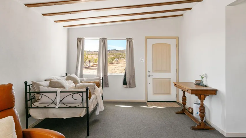 5096  Old Woman Springs Rd Interior-21