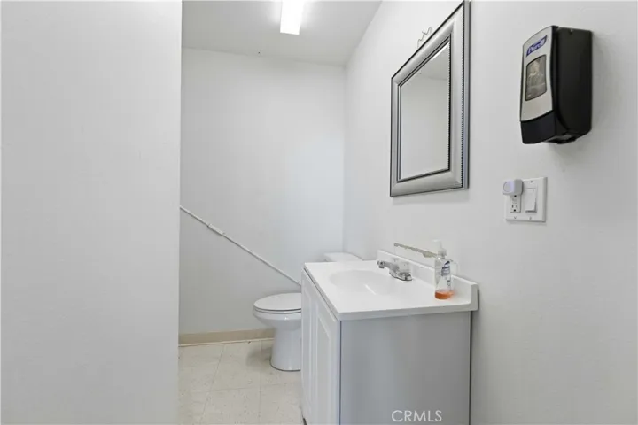 Shop bathroom 2