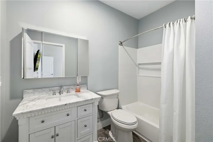 bathroom 4