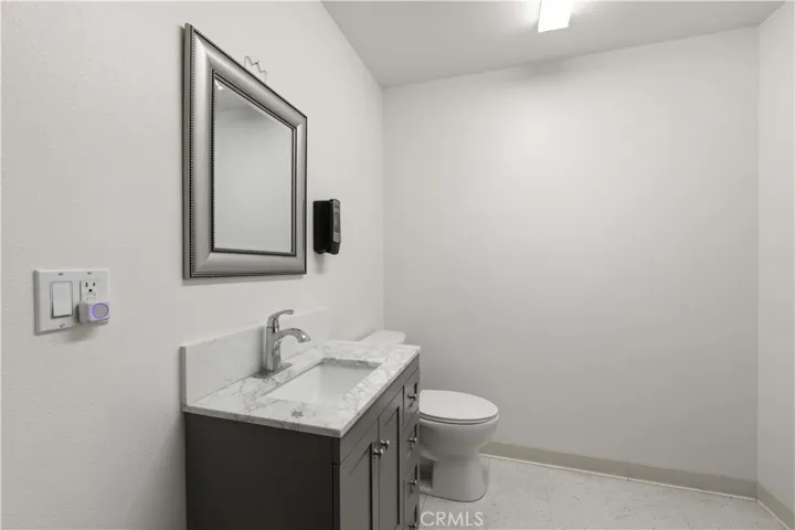 Shop bathroom 1