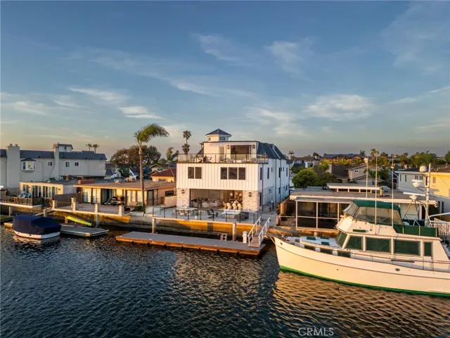 17007 Edgewater Lane, Huntington Beach, California 92649