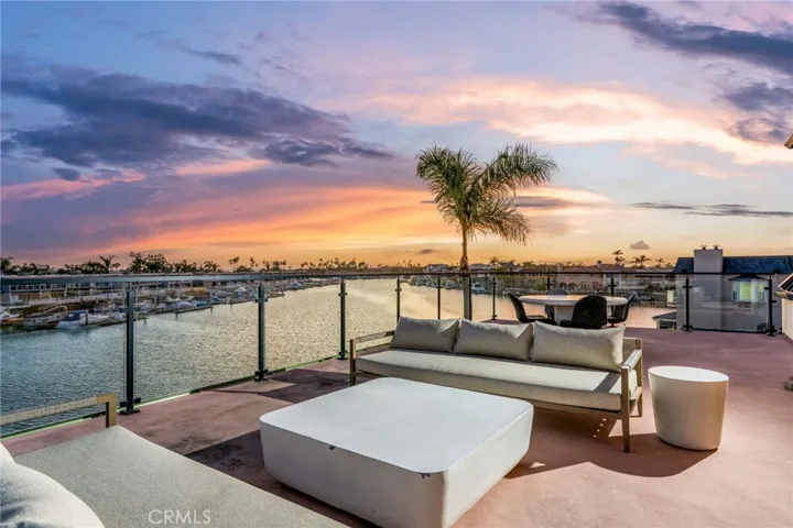 17007 Edgewater Lane, Huntington Beach, California 92649