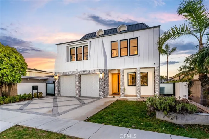 17007 Edgewater Lane, Huntington Beach, California 92649
