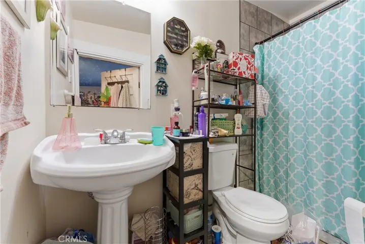 Guest Quarters Bathroom