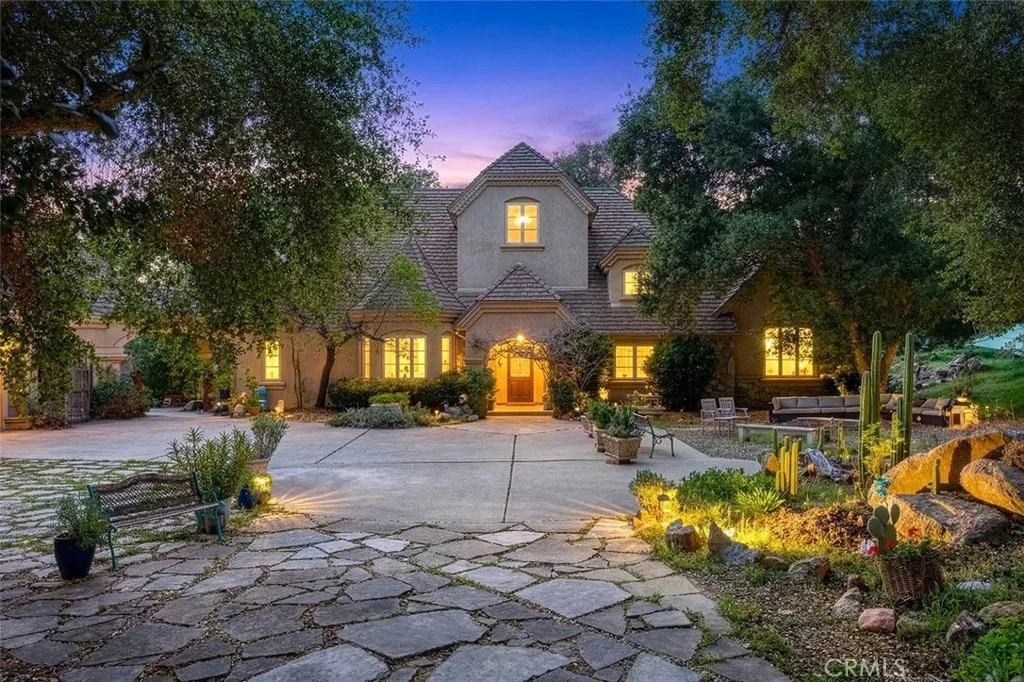 39455 Avenida La Cresta