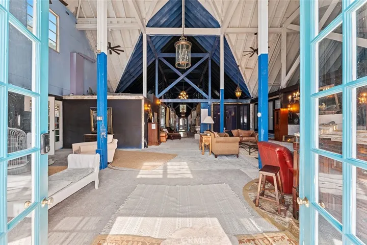 6,000sqft Barn
