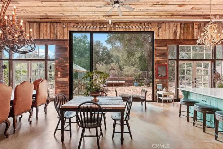 6,000sqft Barn Kitchen and dining