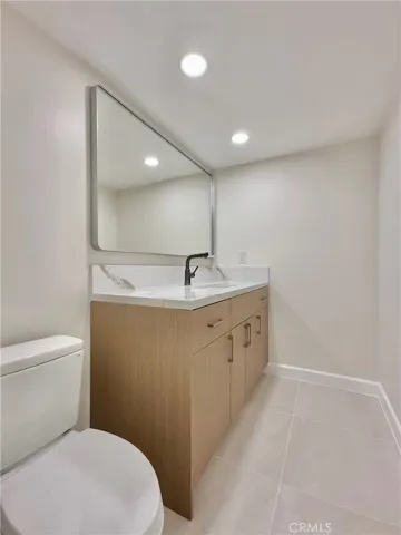 Downstairs Bathroom (1)