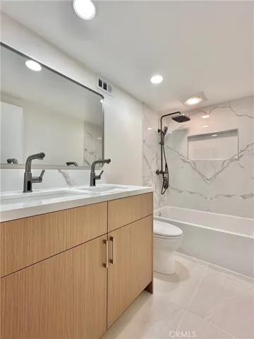 Hallway Bathroom (2)