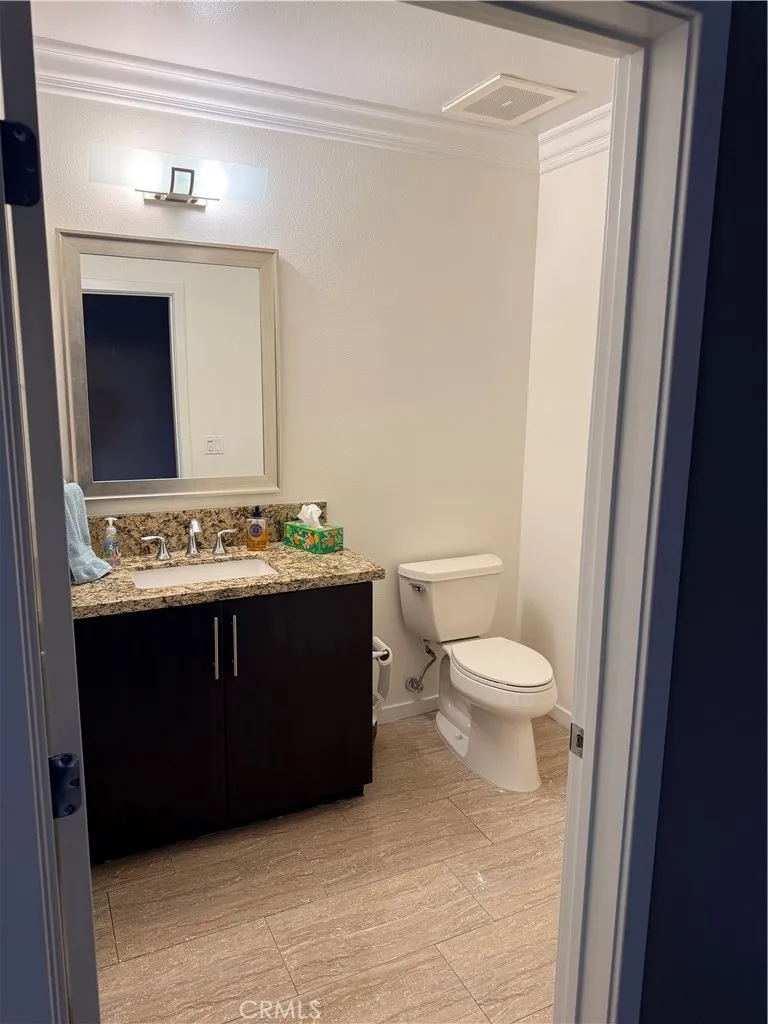 1/2 Bath
