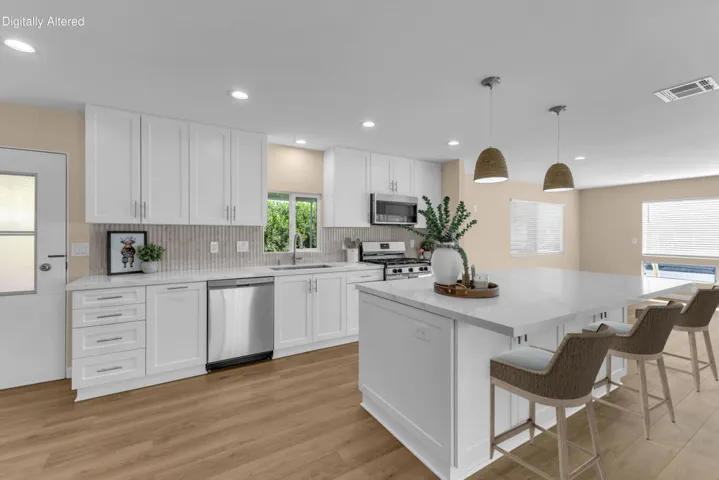 Property_8A11_IMG_7422_12-03-26_12_37