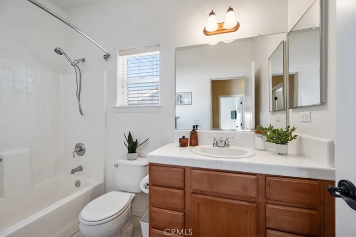 Upstairs Hall Bathroom