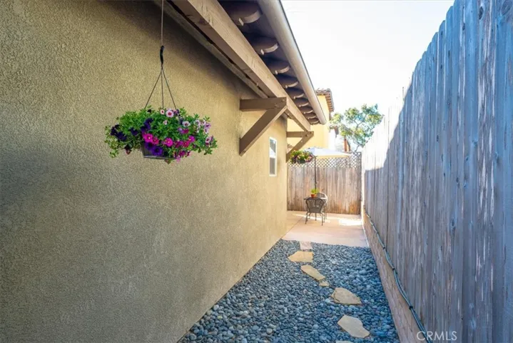 Back of Home connecting 2 yards
