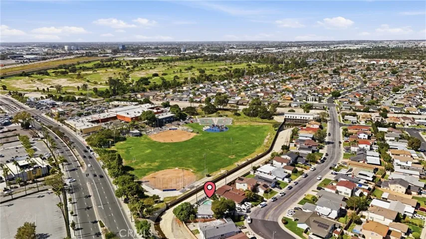 
Del Amo park is next door! No neighboring houses to the west