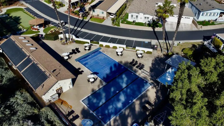 Swimming Pool & Hot Tub