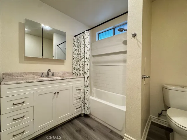 Front unit Bathroom