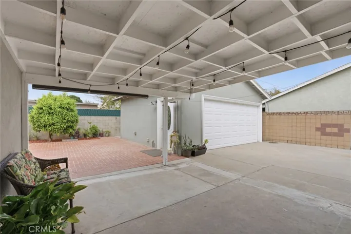 21235 Oakfort Avenue, Carson, California 90745