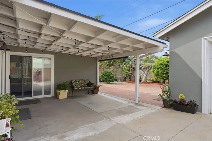 21235 Oakfort Avenue, Carson, California 90745