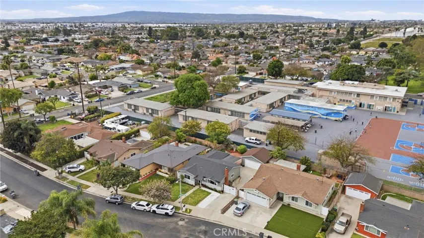 21235 Oakfort Avenue, Carson, California 90745