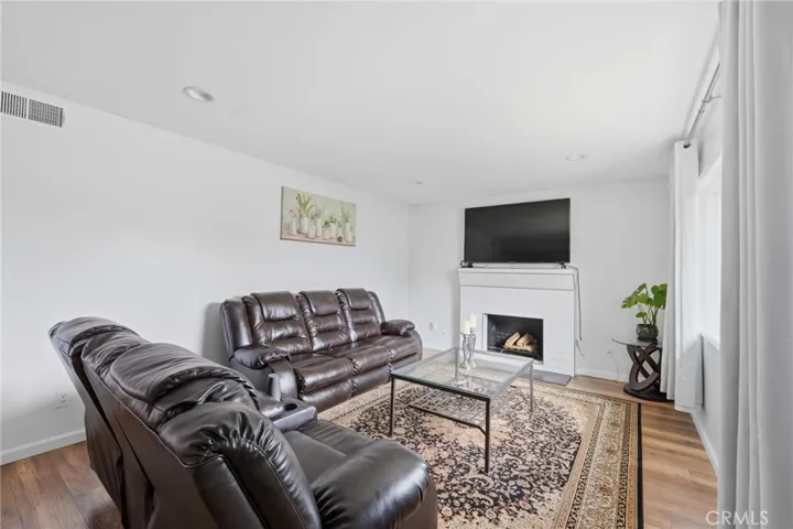 21235 Oakfort Avenue, Carson, California 90745