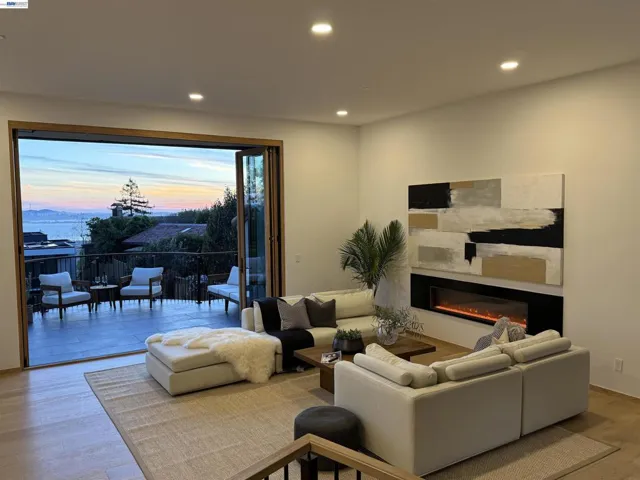 1024 Grizzly Peak Blvd, Berkeley, California 94708