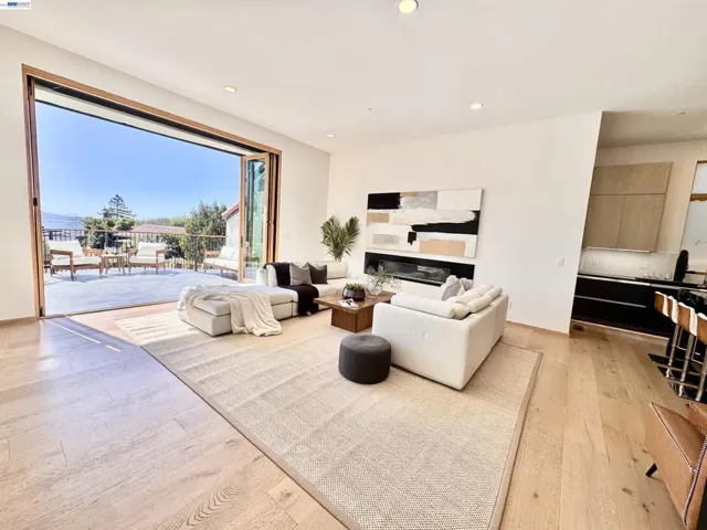 1024 Grizzly Peak Blvd, Berkeley, California 94708