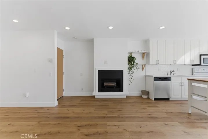 6151 Orange Street 107, Los Angeles, California 90048