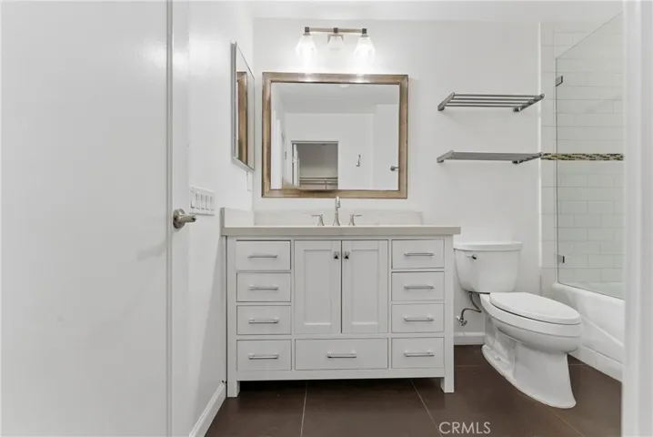 6151 Orange Street 107, Los Angeles, California 90048