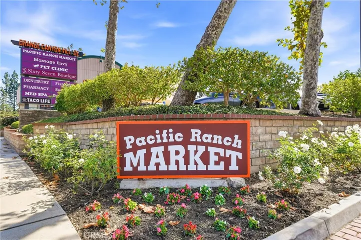Close to shopping, dining, and much more!
