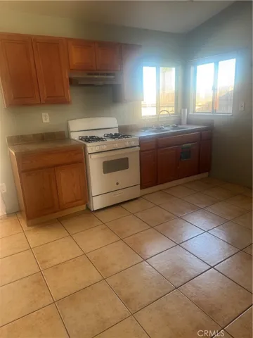 10606 Arlington, Adelanto, California 92301