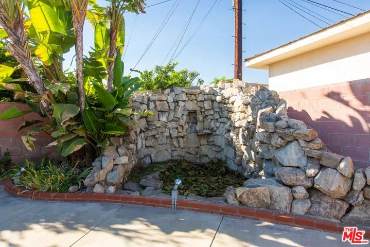 137 N Burnaby Avenue, Glendora, California 91741